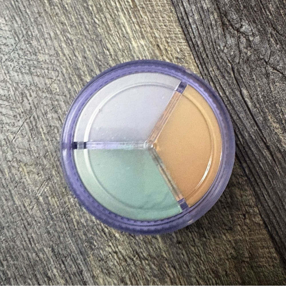 Joah Glow Perfecting Powder 3-In-1 Color Correcting Blend, Light - Picture 5 of 5